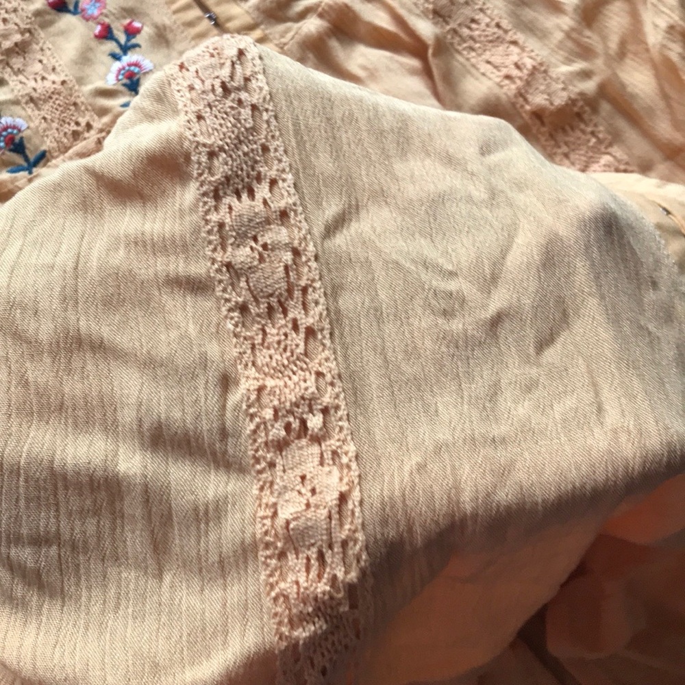 SOLD ✨ F21 Sunny Floral Embroidered Corset Hook D… - Picture 13 of 13